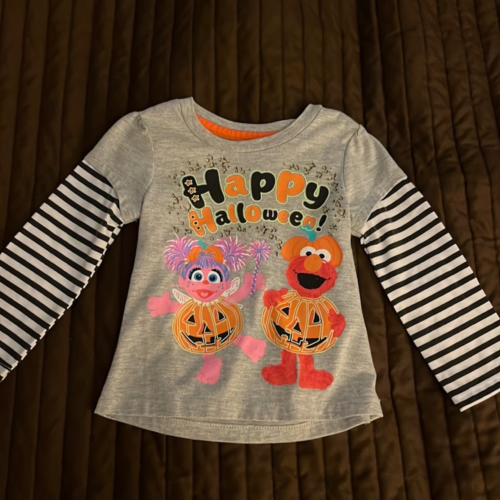 Size 2T. Sesame Street T-shirt little girl. Elmo and Abby